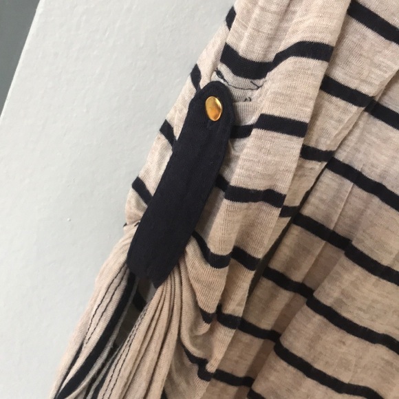 Stretchy comfortable tan and navy top - Picture 4 of 5